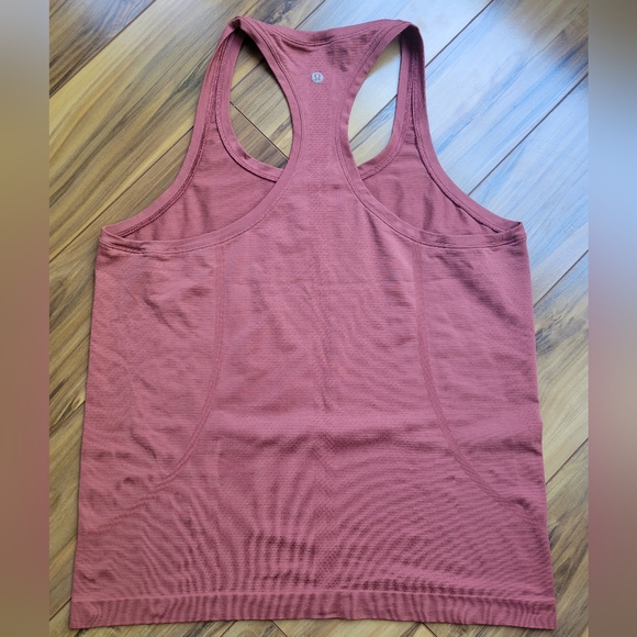 Women's Lululemon Swiftly Tech Racerback Tank.  Size 12. - Picture 3 of 3